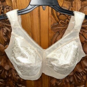 Like new Playtex 40D wireless bra